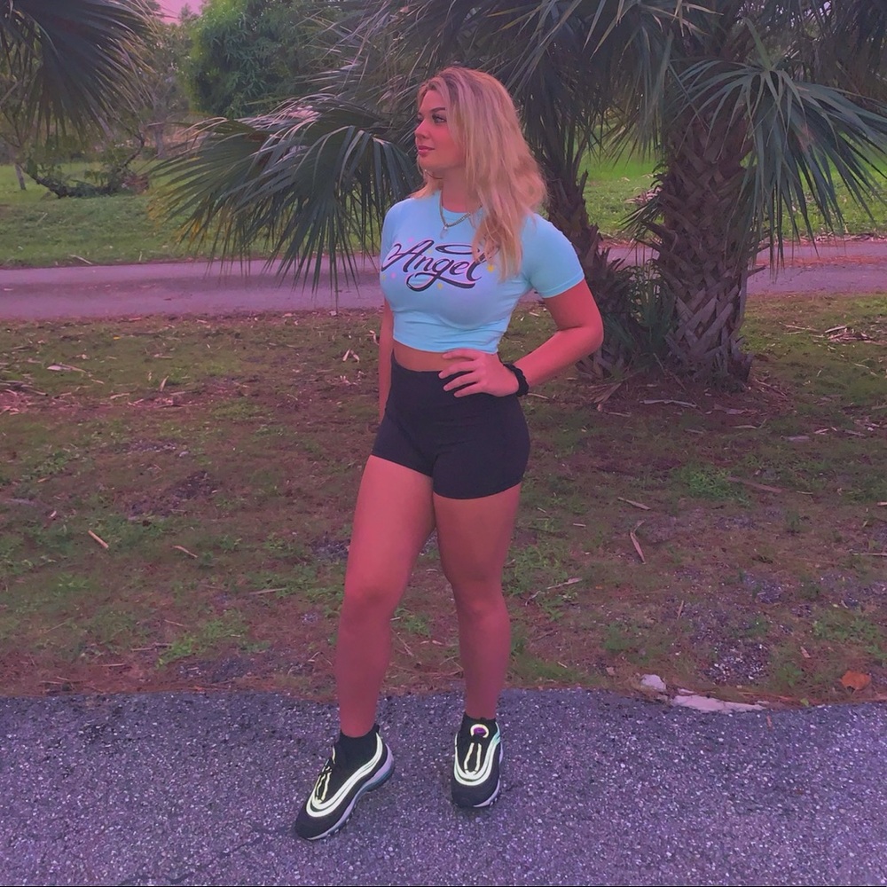 Meet your Posher, Brooke